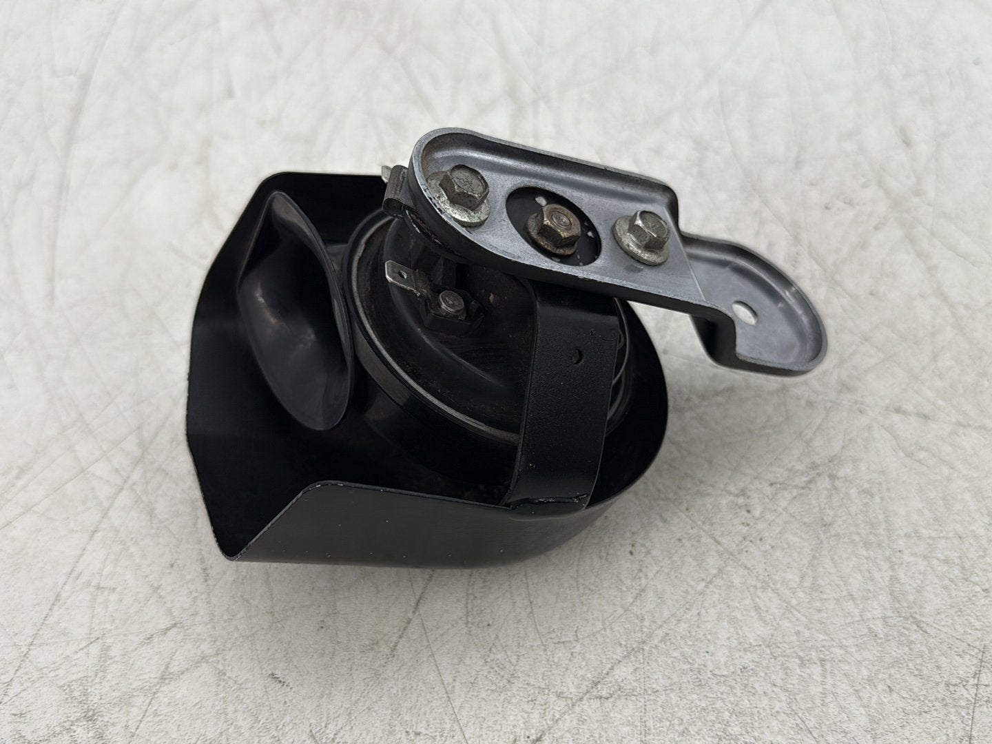 2004 Harley Road King Touring Custom FLHRSI OEM Signal Horn Klaxon Beep