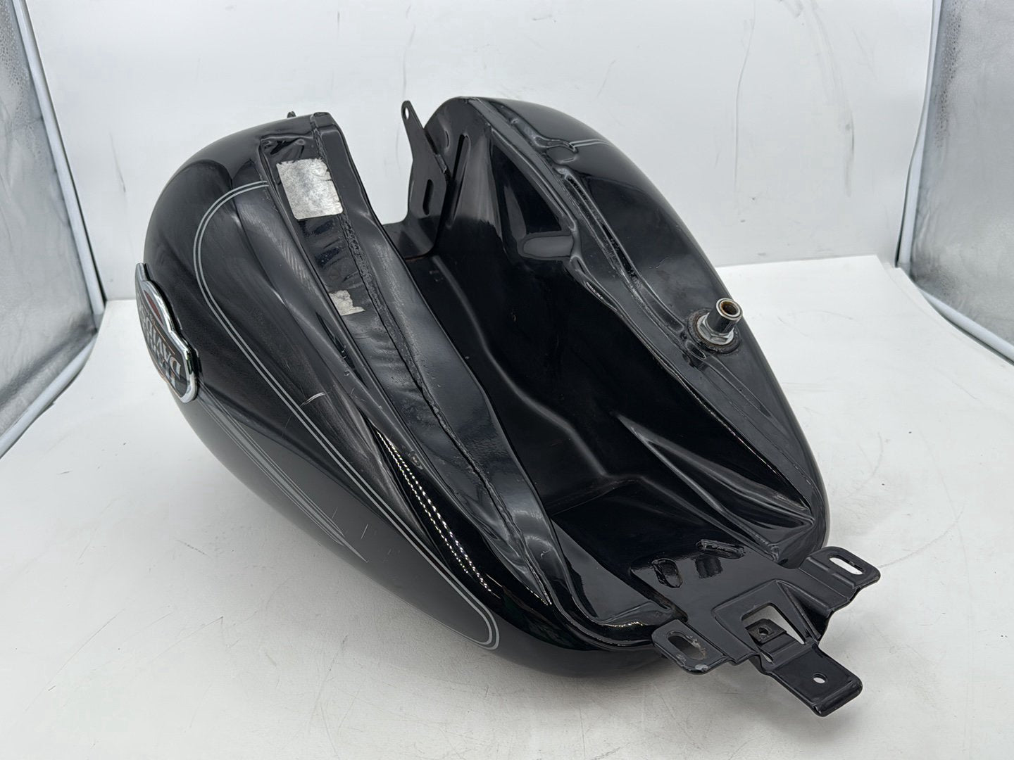 2008 Harley Touring FLHTCU Electra Glide Ultra OEM Fuel Gas Tank Gasoline Reservoir