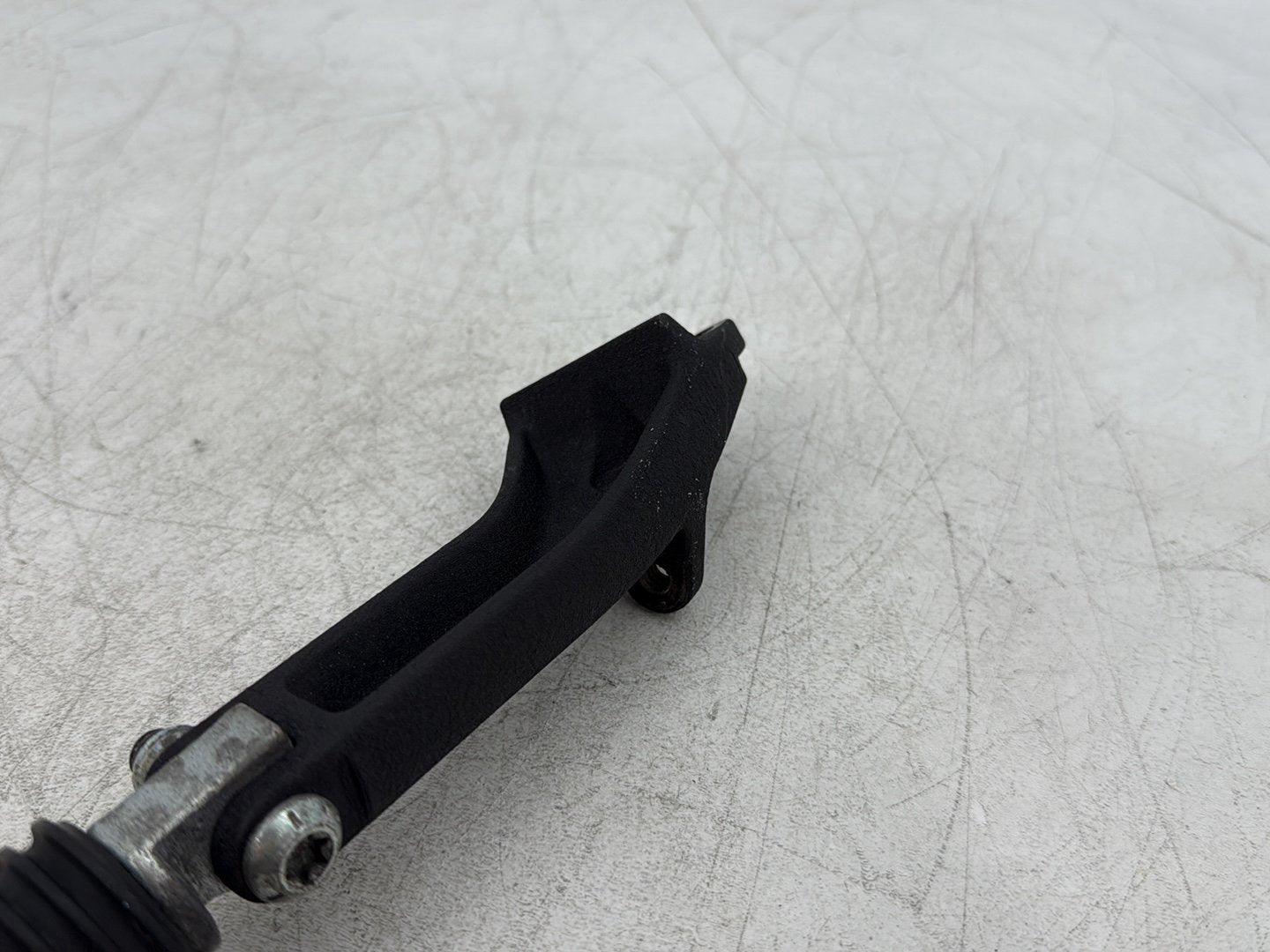 2010 Harley Dyna Fat Bob FXDF OEM Rear Passenger 1 Foot Peg Step Rest