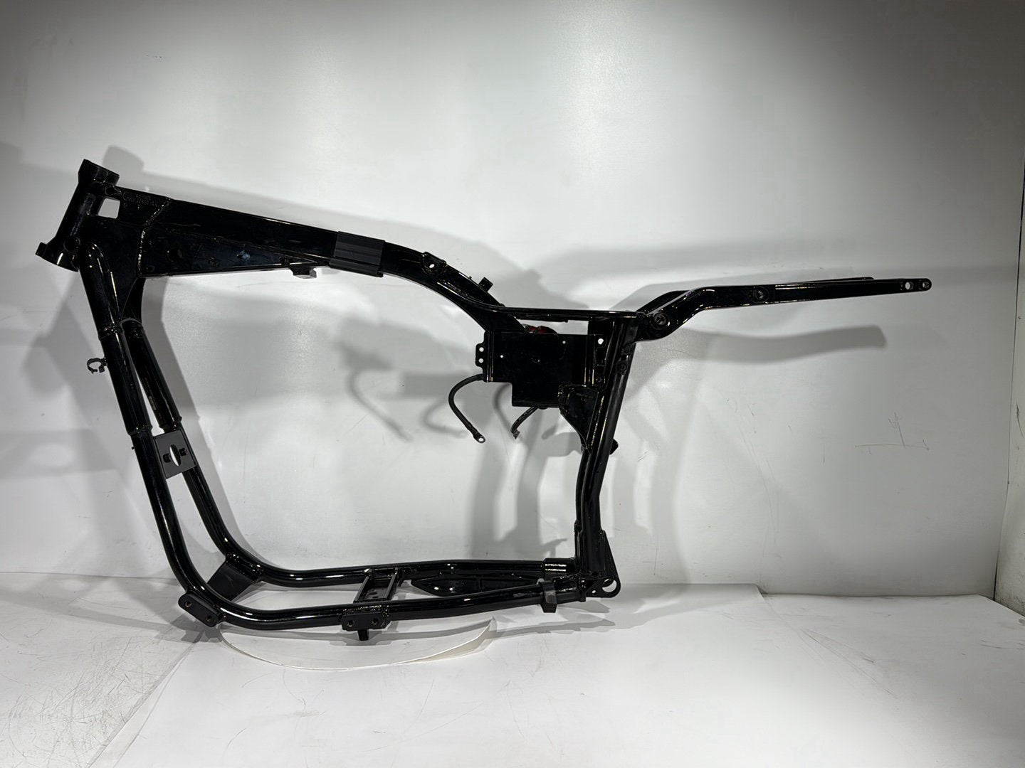 2002 Harley Dyna FXD Super Glide OEM Body Main Frame Chassis SLVG