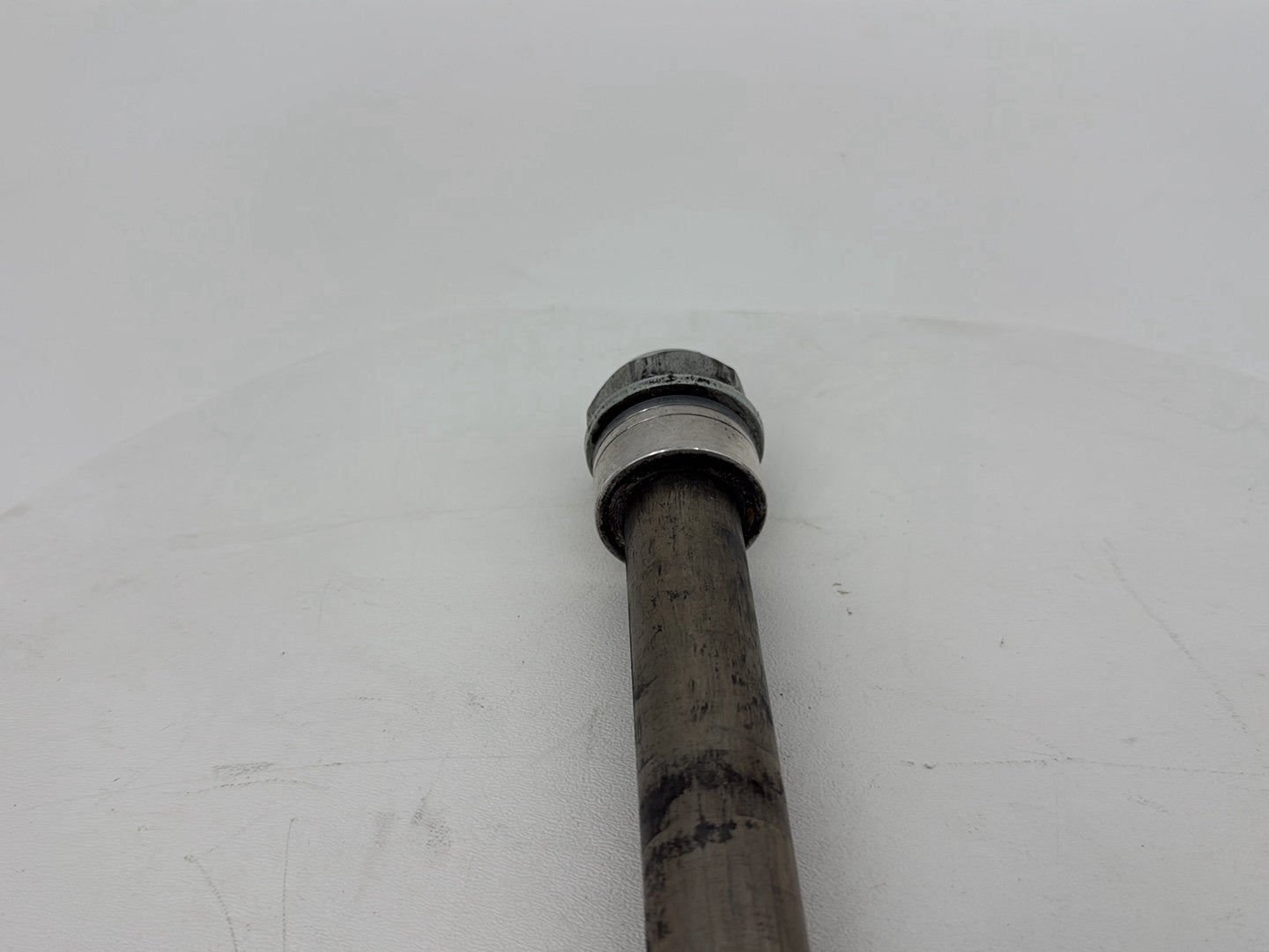 2007 - 2017 Harley-Davidson Dyna Wide Glide Rear Wheel Axle Bolt Shaft 41114-08