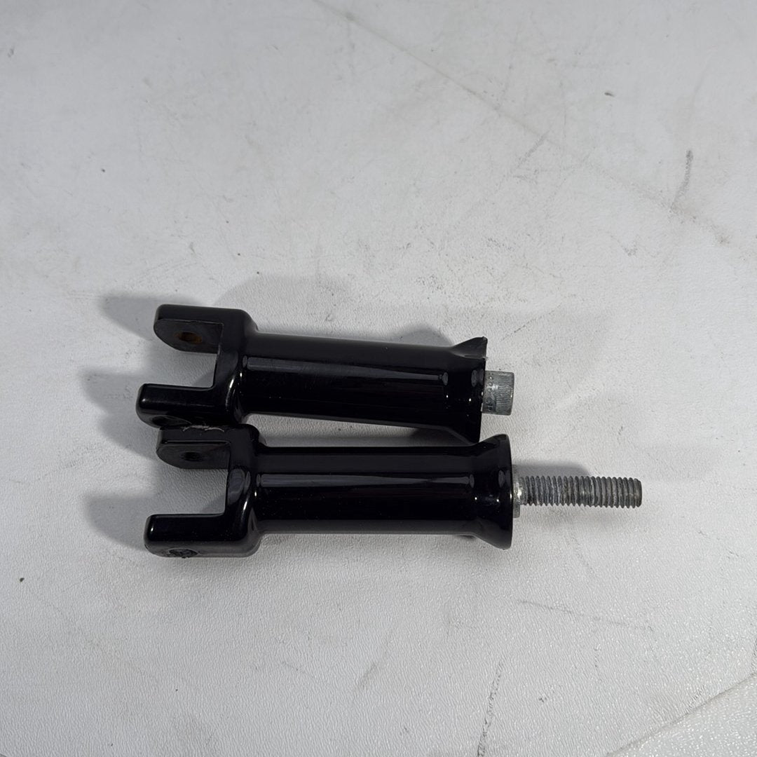 2017 - 2026 Harley-Davidson Softail Heritage Classic 114 Left Right Foot Rest Peg Support Bracket 50500744