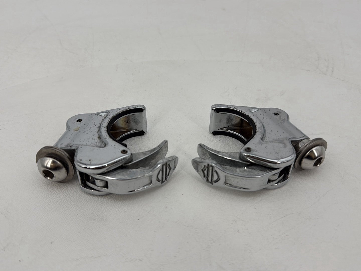 1999 - 2006 Harley-Davidson Dyna Low Rider Mount Bracket Support Holder 57400465