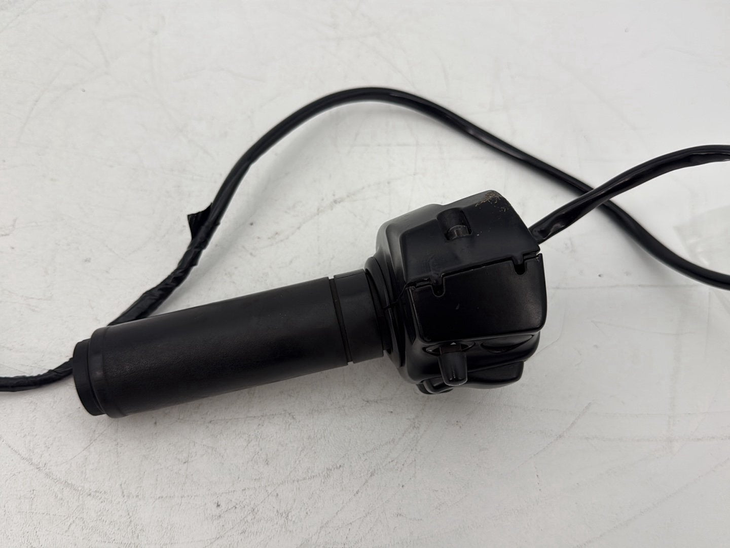 2015 Harley Touring Street Glide OEM Right Engine Start Kill Switches Controls