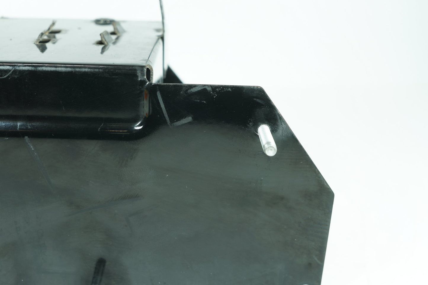 1999 - 2006 Harley-Davidson Touring Electra Glide Classic Battery Tray Bracket Holder Carrier 66281-02A
