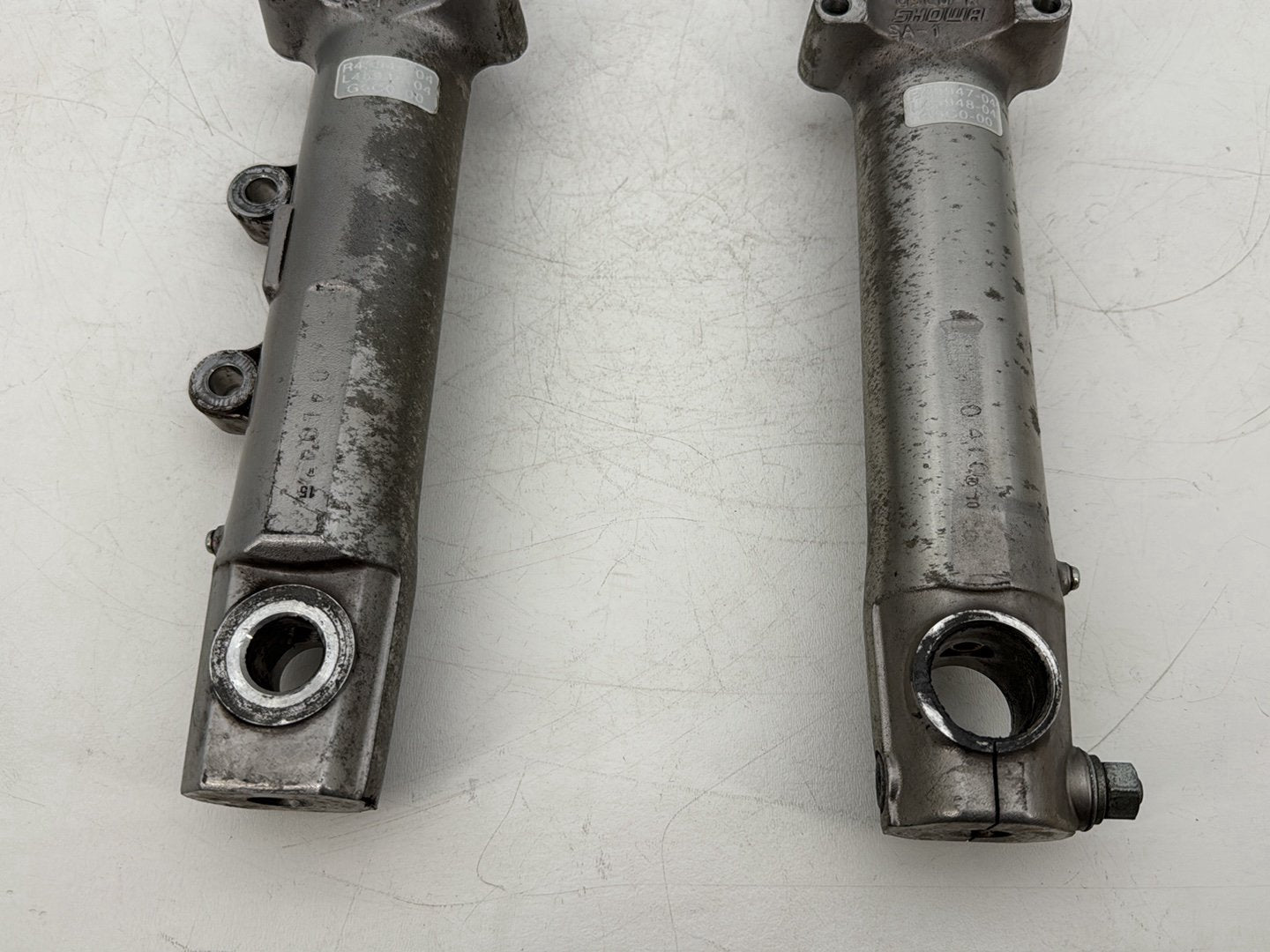 1999 - 2006 Harley-Davidson Dyna Super Glide Front Triple Tree Set & LH RH Fork Legs Sliders 45739-87 , 46076-04