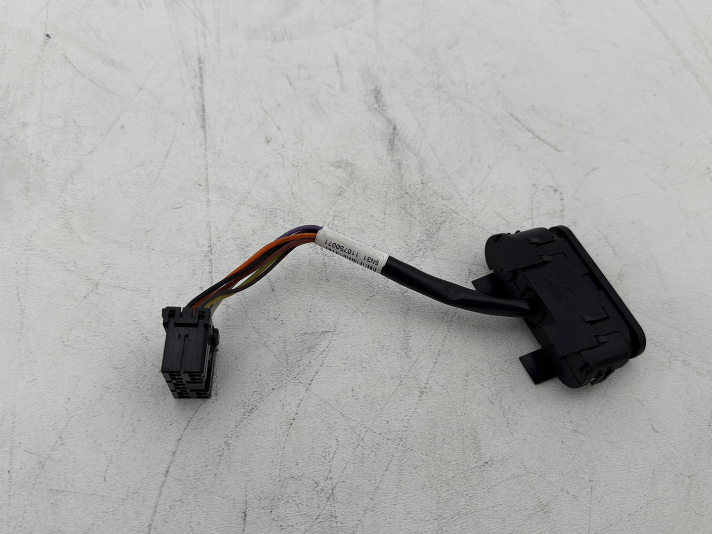 2011 Harley Electra Glide Ultra FLHTK OEM Dash Indicator Lamp Wire Plug In