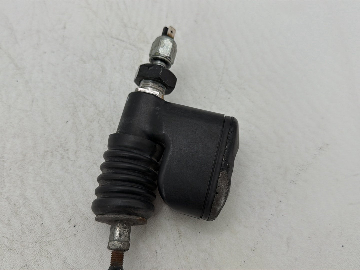 2009 Harley Dyna Street Bob FXDB OEM Rear Brake Master Cylinder Reservoir