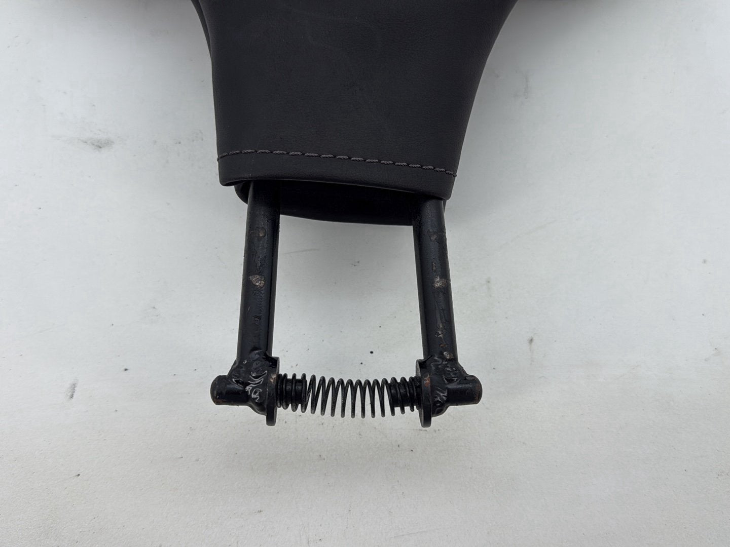 2006 Harley Road King Touring FLHRCI Classic OEM Rider Driver Backrest Adjustable Cushion Pad