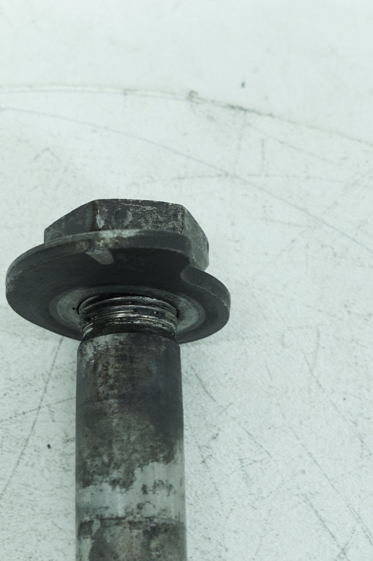 2007 - 2012 Harley-Davidson Touring Electra Glide Ultra Rear Wheel Axle Bolt Shaft 41056-09