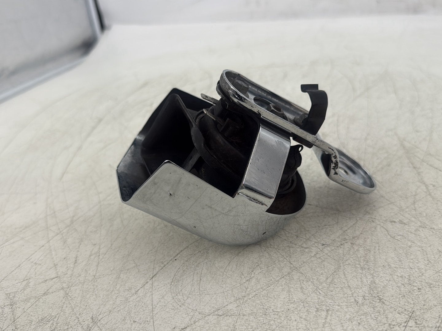 2011 Harley Street Glide Touring FLHX OEM Horn Signal Klaxon Chrome Cover