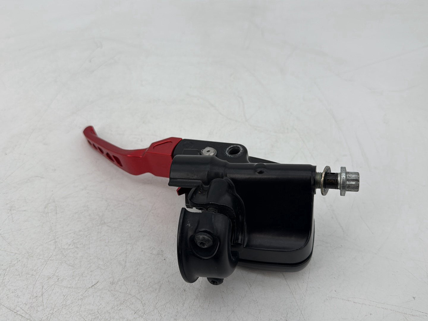2006 - 2017 Harley-Davidson Dyna Street Bob Front Right Brake Lever Master Cylinder 45019-06