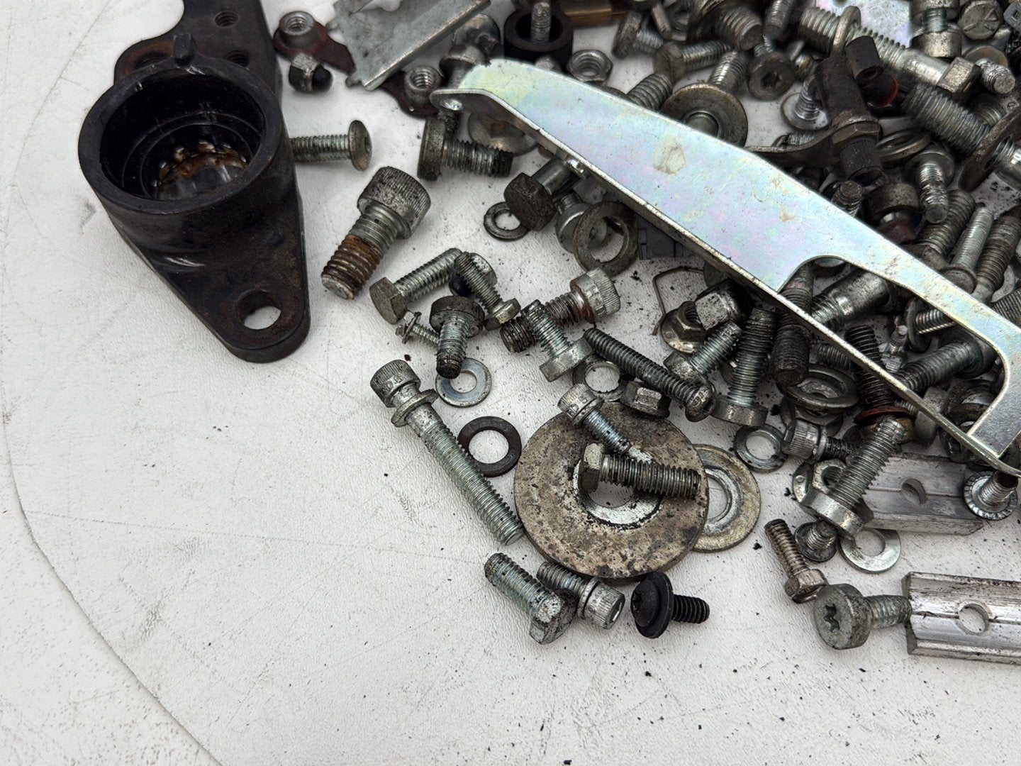 1999 - 2006 Harley-Davidson Touring Electra Glide Ultra Hardware Bolts Nuts & Brackets 50588-03 , 50589-03