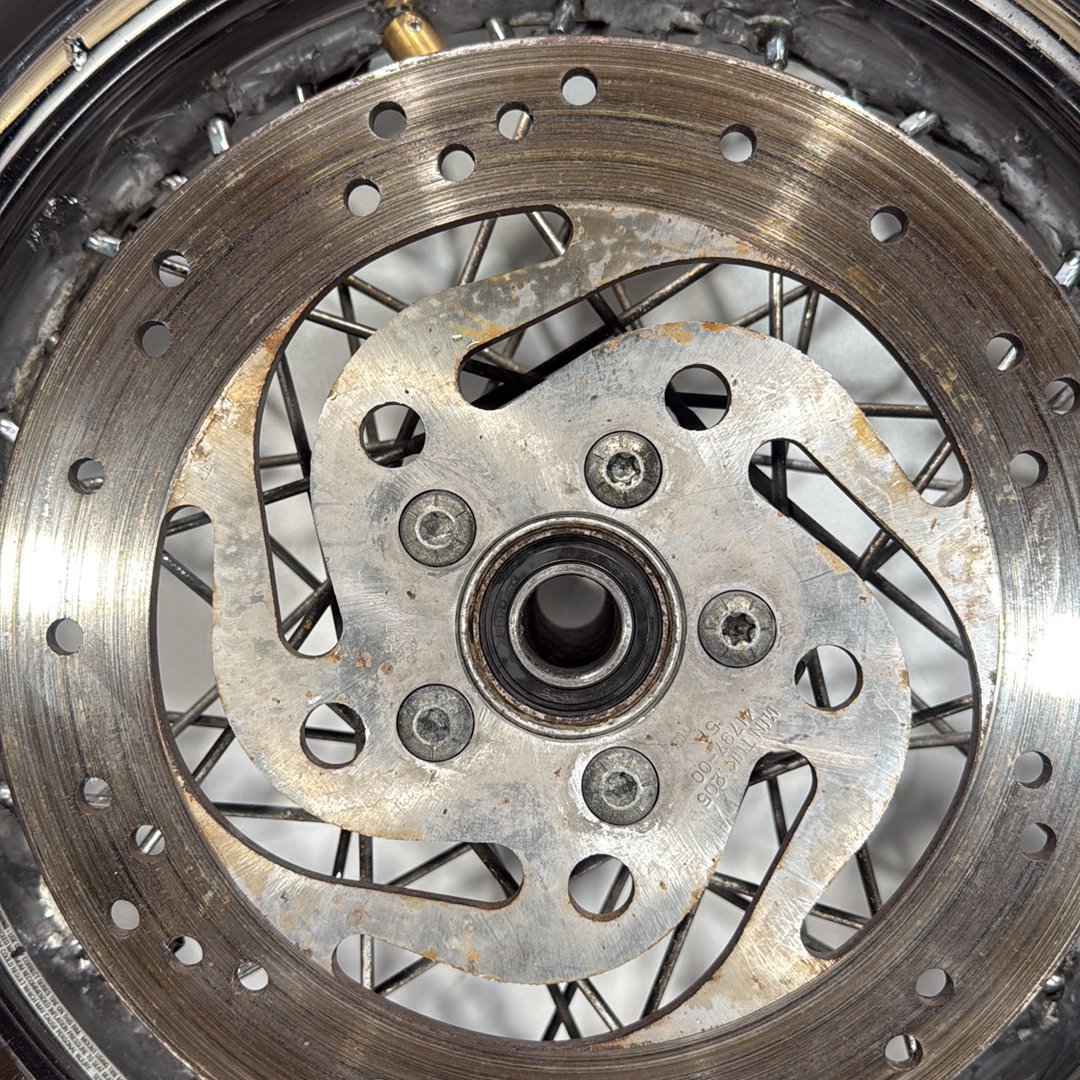 1999 - 2006 Harley-Davidson Touring Electra Glide Ultra Rear Wheel Rim Tire Spoked 43440-05A