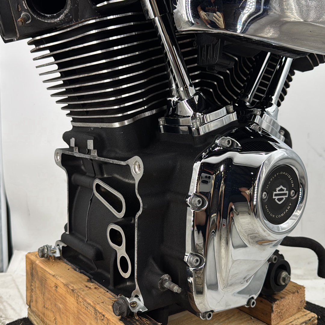 17 Harley Road Glide Touring OEM Milwaukee M8 107 Engine Motor Air Cooled 7 mi.