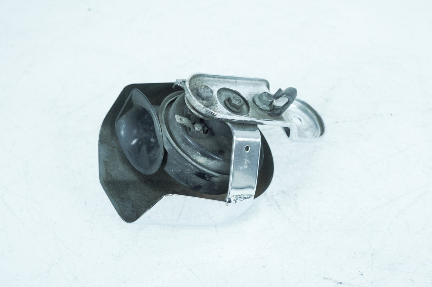 2001 Harley Dyna FXDXT Super Glide T-Sport OEM Horn Signal Klaxon Chrome Cover