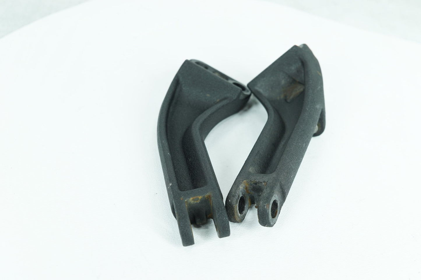 2007 - 2017 Harley-Davidson Dyna Switchback Left Right Foot Rest Peg Support Bracket 49224-06A