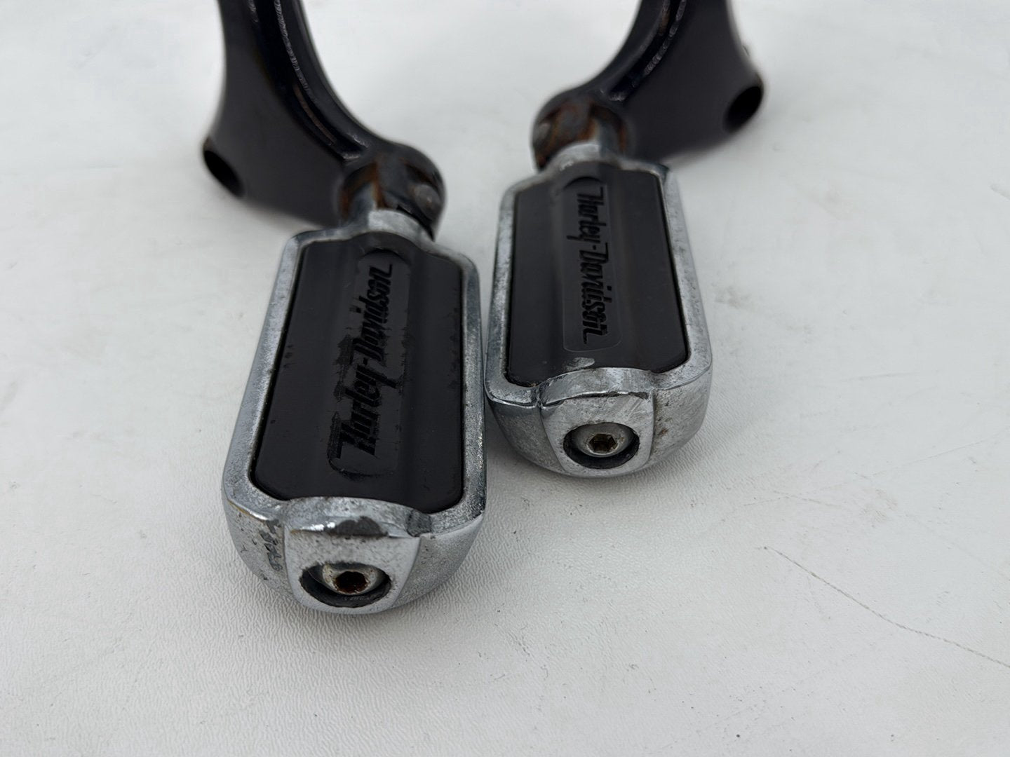 2004 - 2013 Harley-Davidson Sportster 883 Custom Left & Right Driver Step Foot Rest Pegs 42652-04