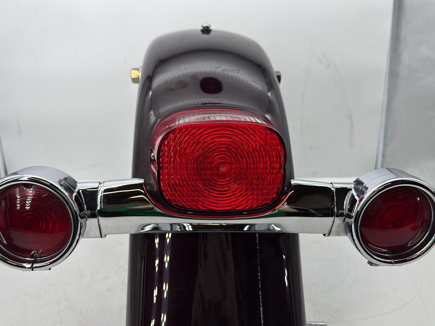 2005 Harley Touring FLHRCI Road King Classic OEM Rear Wheel Fender & Turn Signals Bar