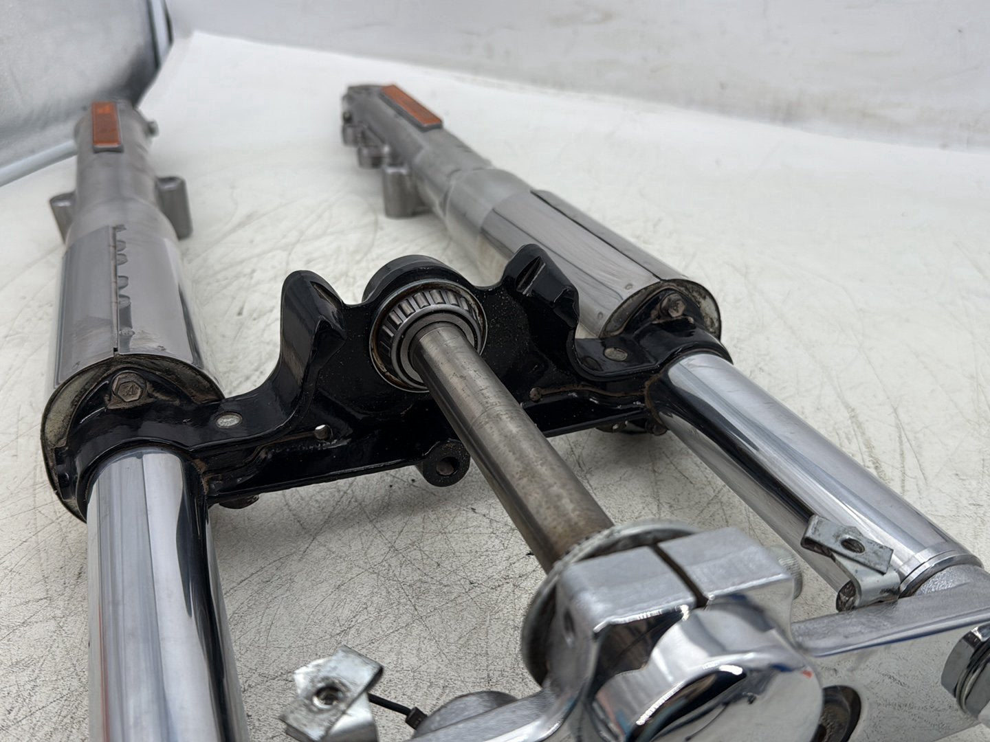 2000 Harley Softail FLSTC Heritage Classic OEM Front Triple Tree Set & LH RH Fork Legs Sliders