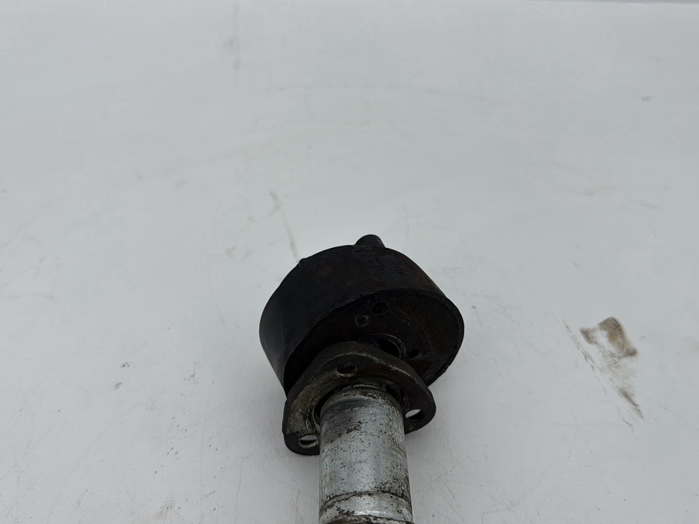 09 Harley Sportster XL1200C 1200 Custom OEM Rear Fork Swingarm Pivot Bolt Shaft