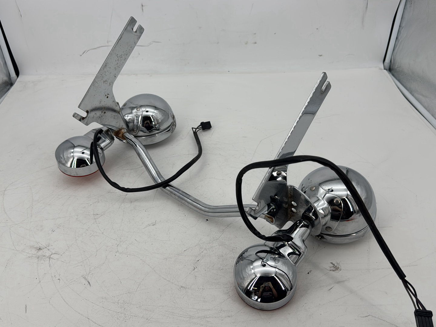 2008 Harley Touring Electra Glide OEM Front Turn Signal Indicators Aux Light Bar