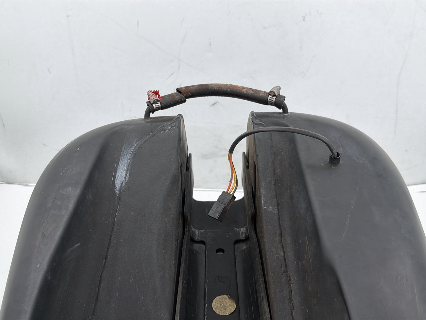2009 Harley Dyna Street Bob FXDB OEM Fuel Gas Tank Gasoline Reservoir