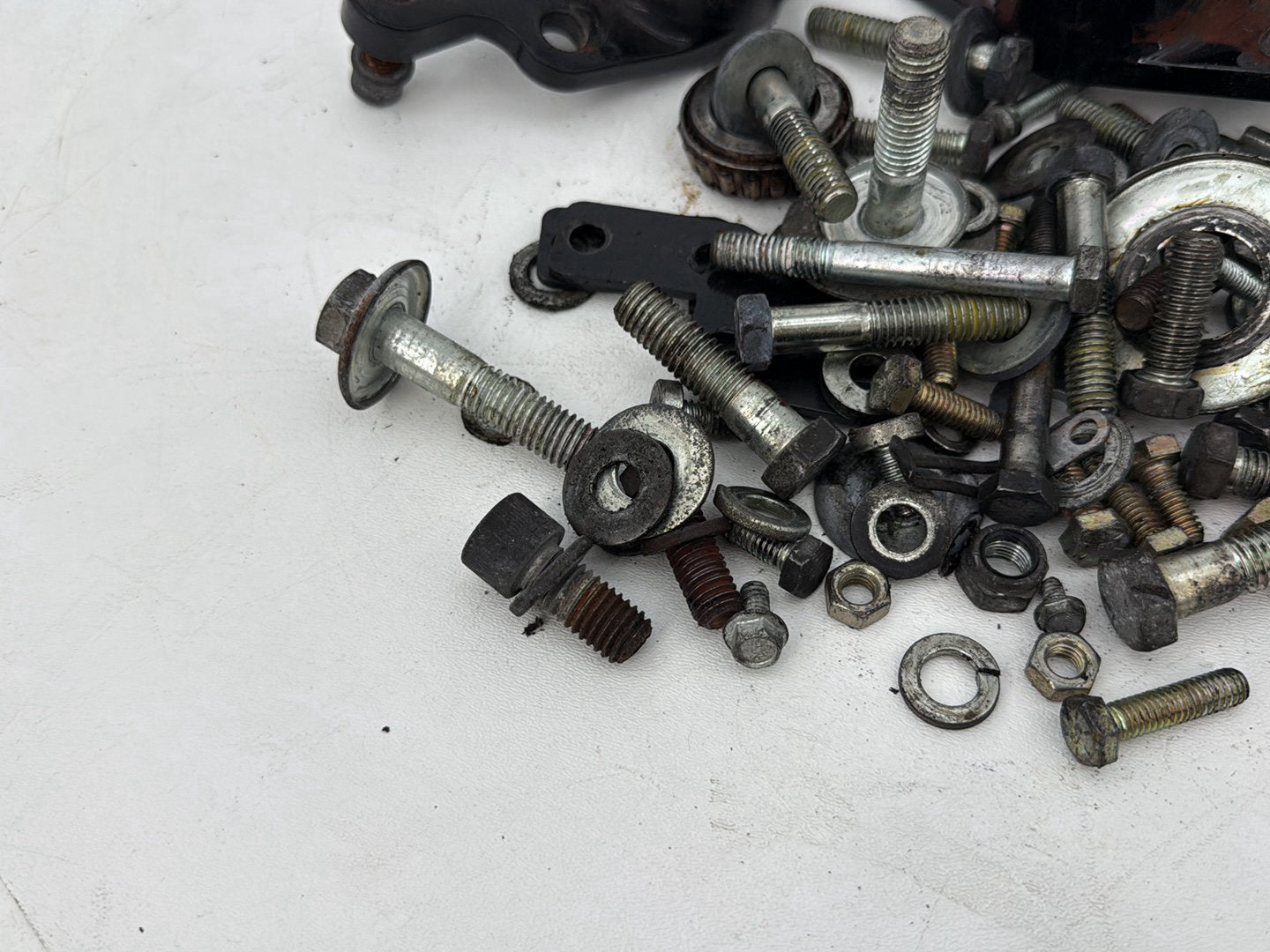 1999 - 2006 Harley-Davidson Touring Electra Glide Hardware Bolts Nuts & Brackets w/ Left Right Swingarm Brackets