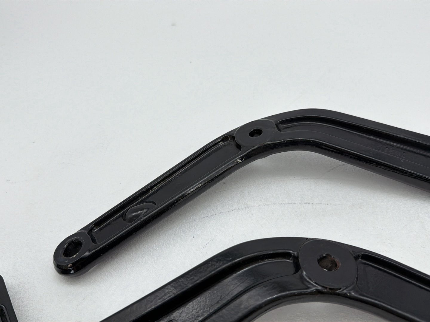 2011 Harley Heritage Softail Classic Rear Left & Right Fender Support Bracket