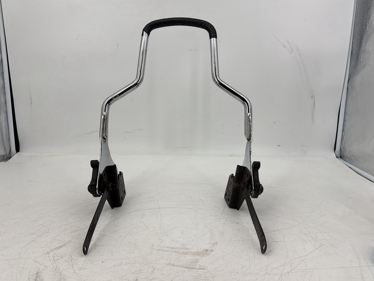 2006 Harley Touring FLHRI Road King OEM Rear Back Sissy Bar Rail Sissybar