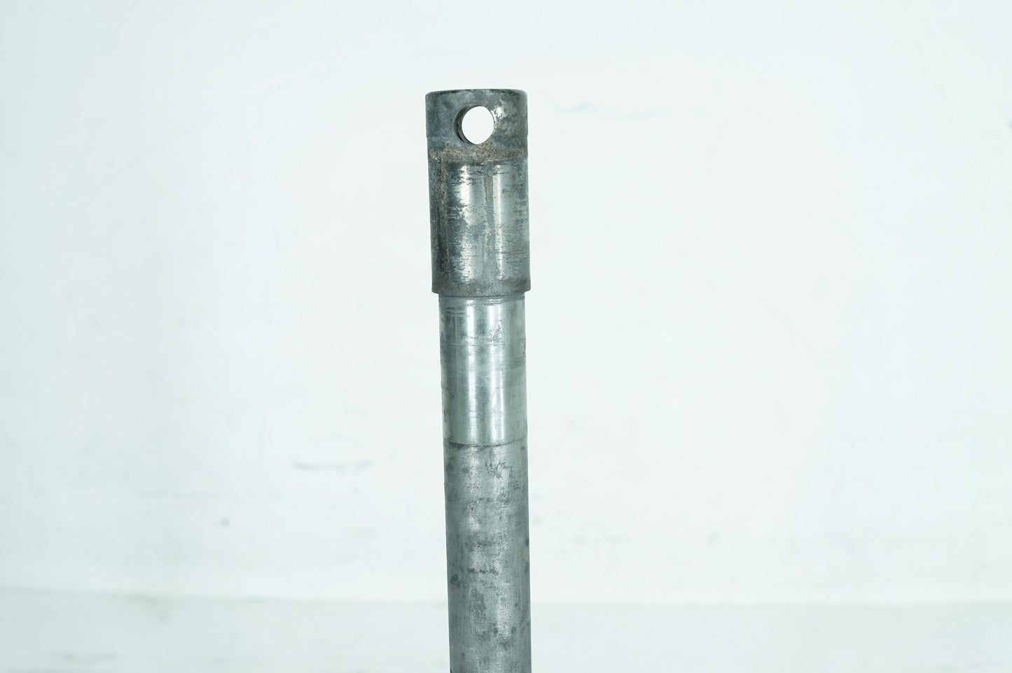 2007 - 2012 Harley-Davidson Softail Heritage Classic Front Wheel Axle Bolt Shaft 41545-07A