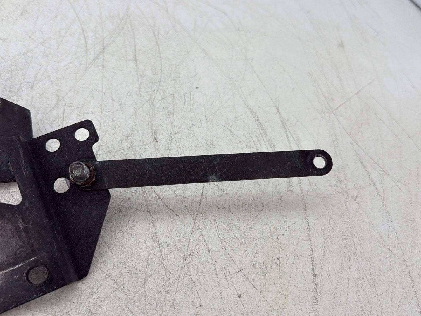 2004 Harley Road King Touring Custom FLHRSI OEM Rear Left & Right Fender Support Bracket