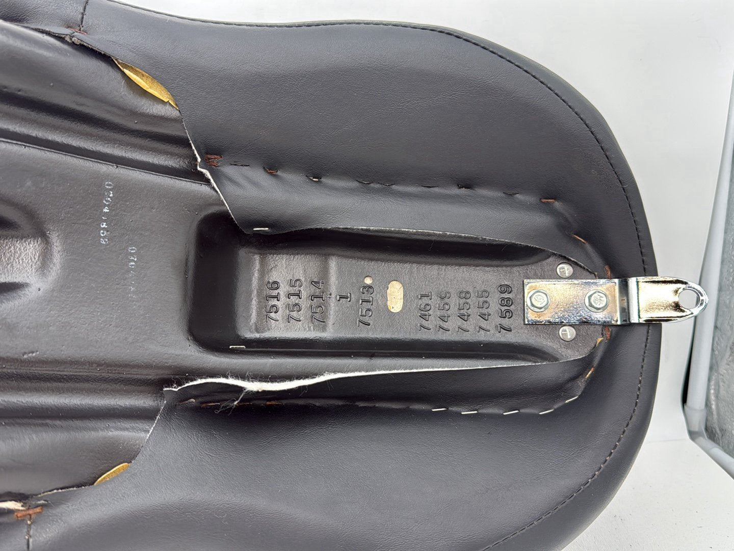 1999 - 2006 Harley-Davidson Dyna Low Rider Passenger Rider Driver Seat Saddle 53078-04