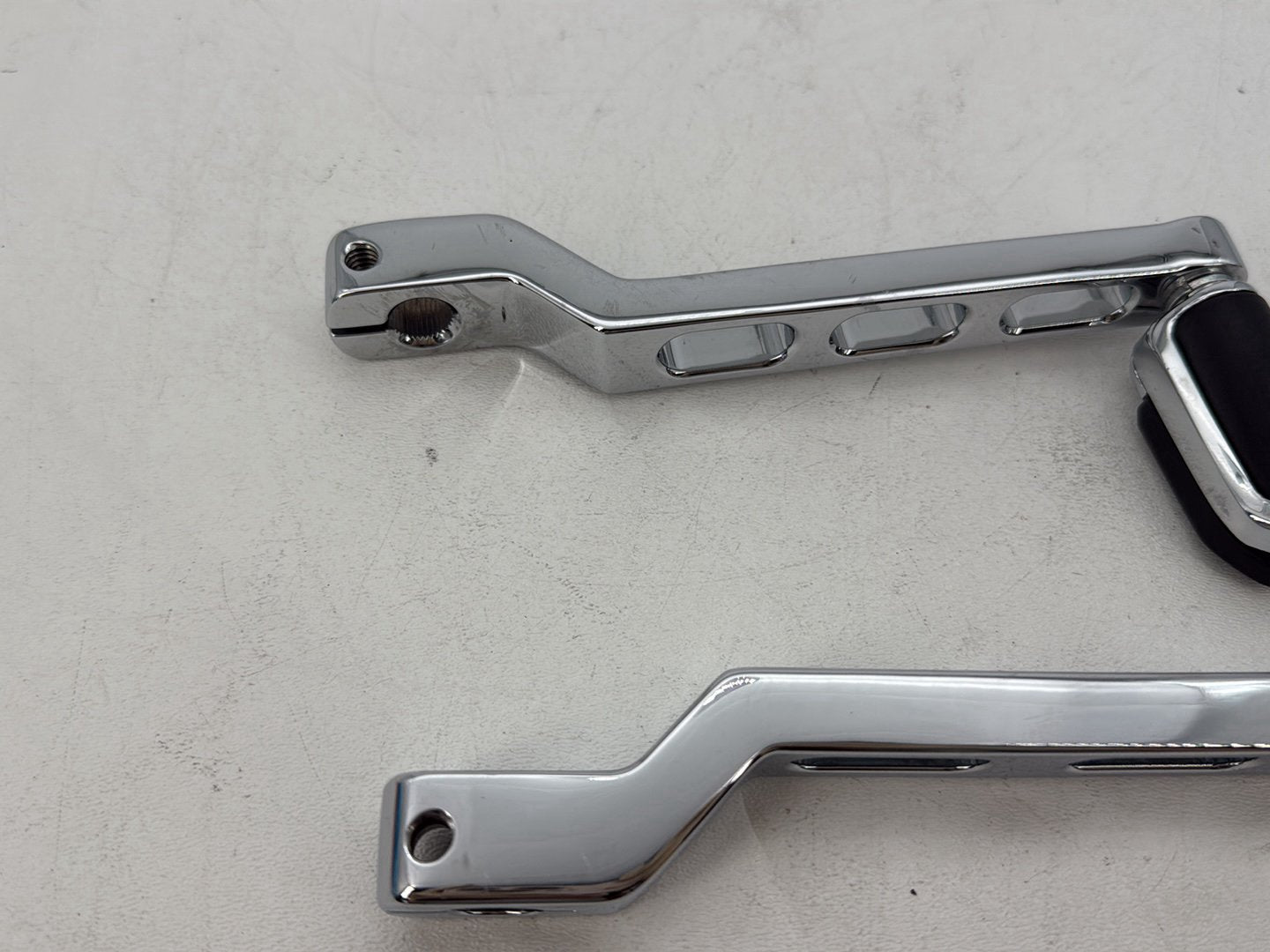 2014 Harley Electra Glide Touring CVO Screamin Eagle OEM Gear Shifter Lever Pedal Pedals