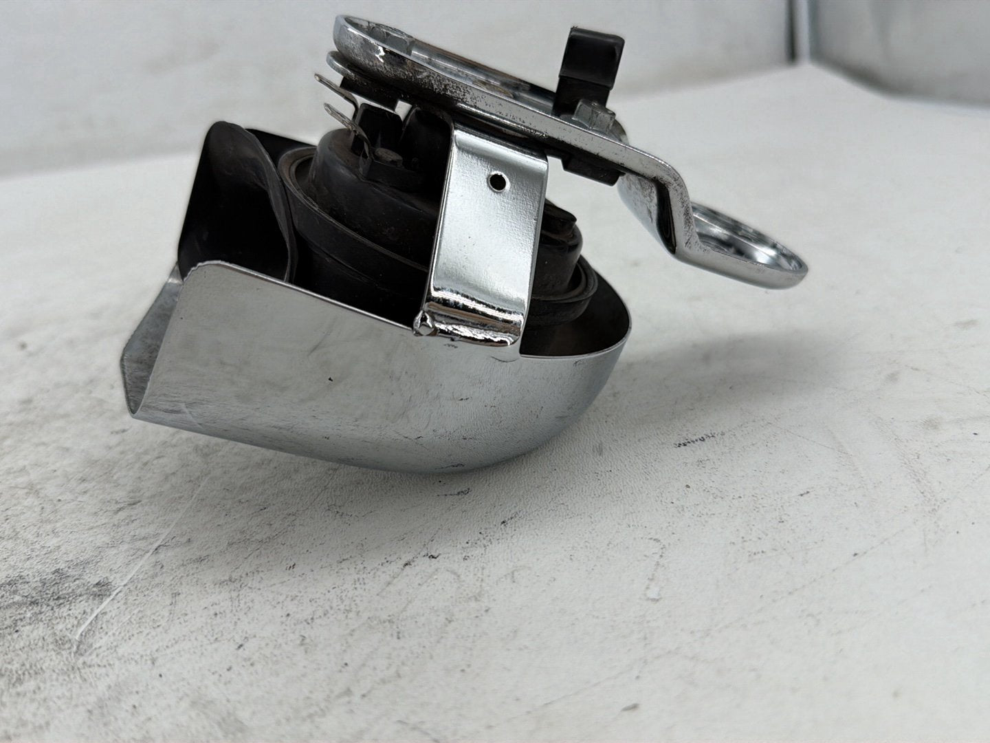 2006 Harley Sportster 1200 Custom XL1200C OEM Horn Signal Klaxon Chrome Cover