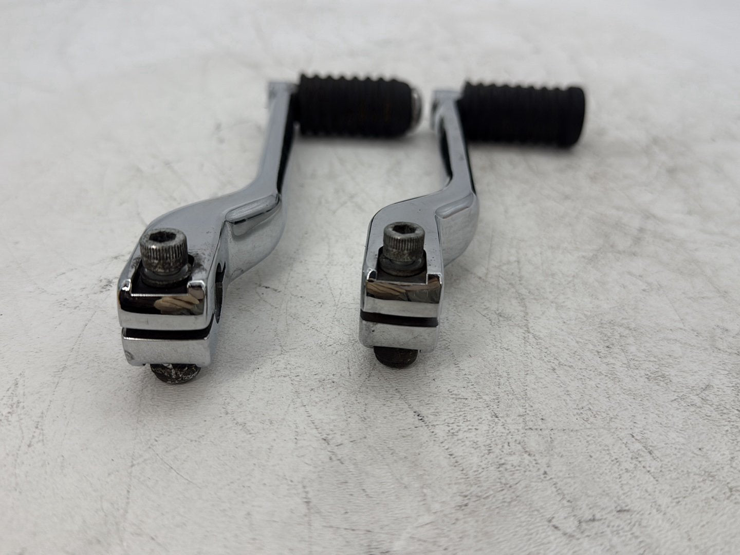 18 Harley Electra Glide Touring Ultra FLHTCU OEM Gear Shifter Lever Pedal Pedals