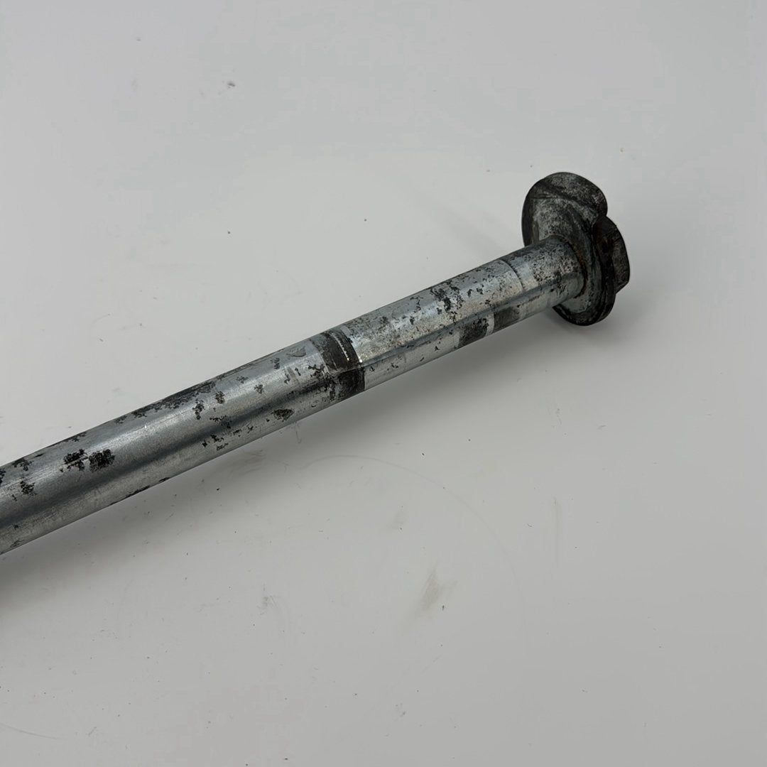 2008 - 2016 Harley-Davidson Touring Street Glide Rear Wheel Axle Bolt Shaft 43000002