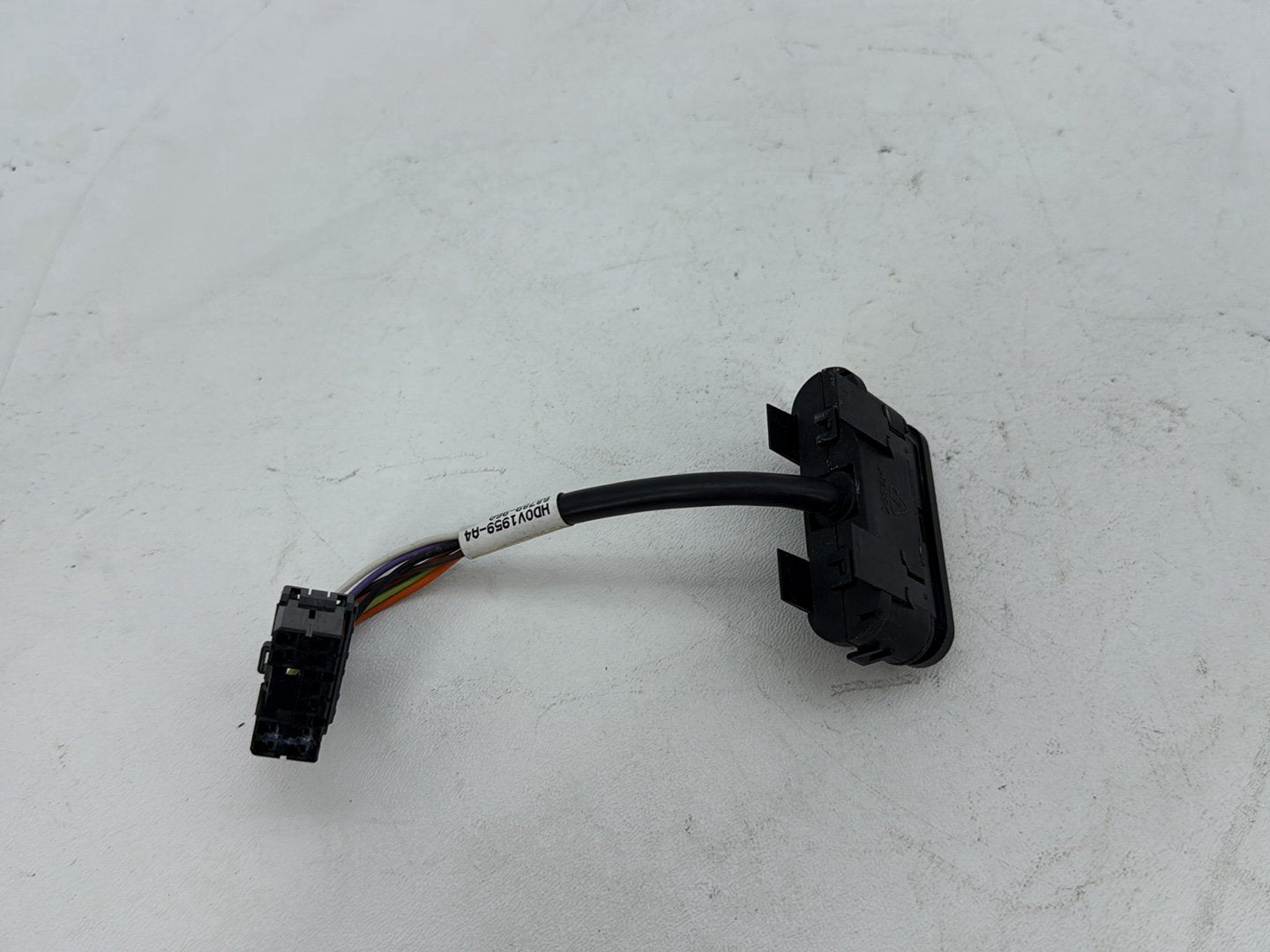 2007 Harley Street Glide Touring FLHX OEM Dash Indicator Lamp Wire Plug 68789-96A