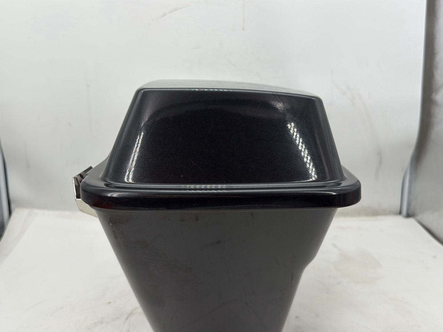2007 Harley Street Glide Touring FLHX OEM Left 1 Saddlebag Luggage NO Key