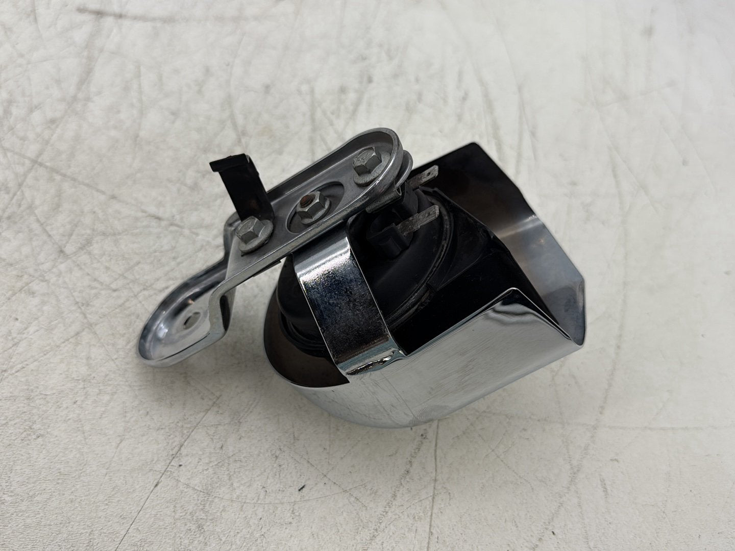 2012 Harley Street Glide Touring FLHX OEM Horn Signal Klaxon Chrome Cover