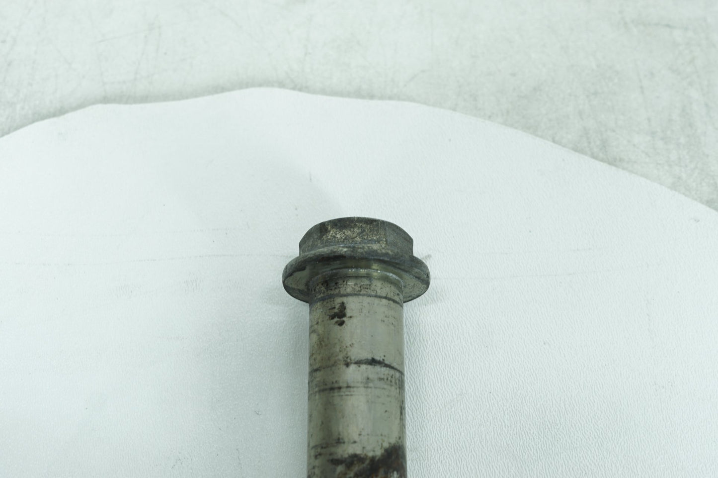 2007 - 2017 Harley-Davidson Dyna Switchback Rear Wheel Axle Bolt Shaft 41114-08