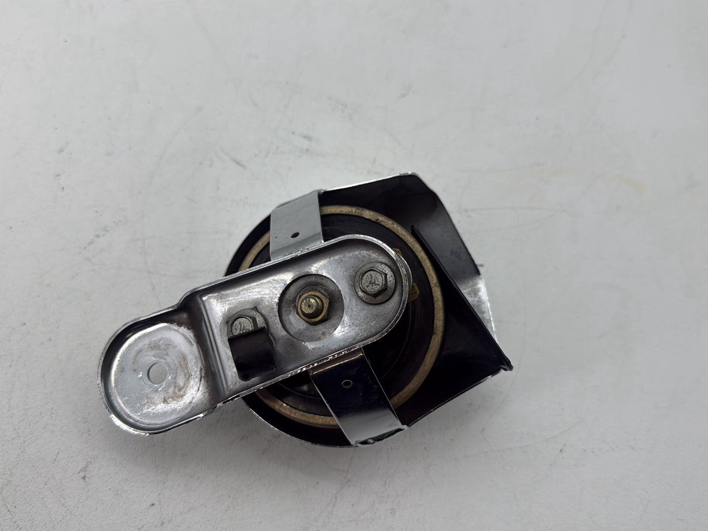 2007 Harley Touring FLHTP Electra Glide Police OEM Horn Signal Klaxon Chrome Cover