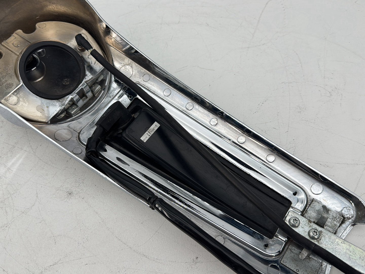 2008 - 2016 Harley-Davidson Touring Electra Glide Ultra Fuel Gas Tank Dash Console NOKey 61270-08