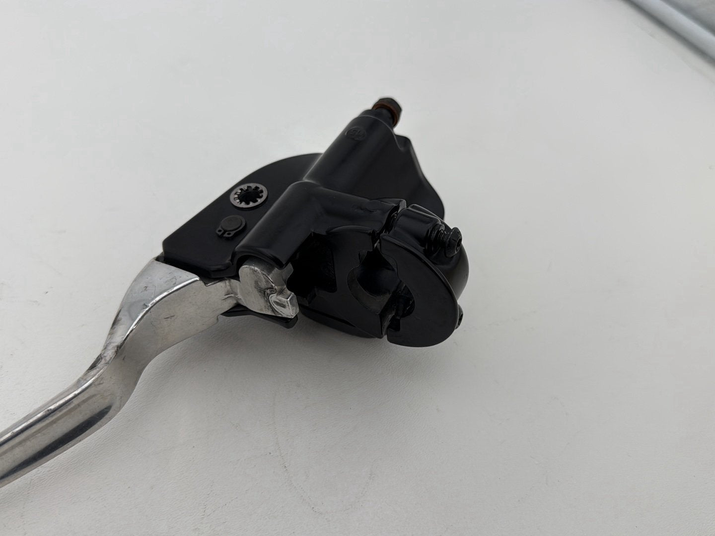 2013 Harley Street Glide Touring FLHX OEM Front Right Brake Lever Master Cylinder