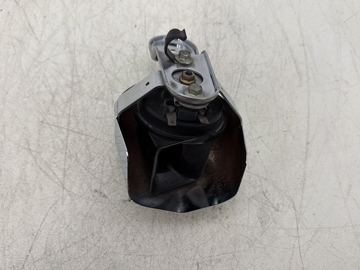 2007 Harley Touring FLHTC Electra Glide Classic OEM Horn Signal Klaxon Chrome Cover