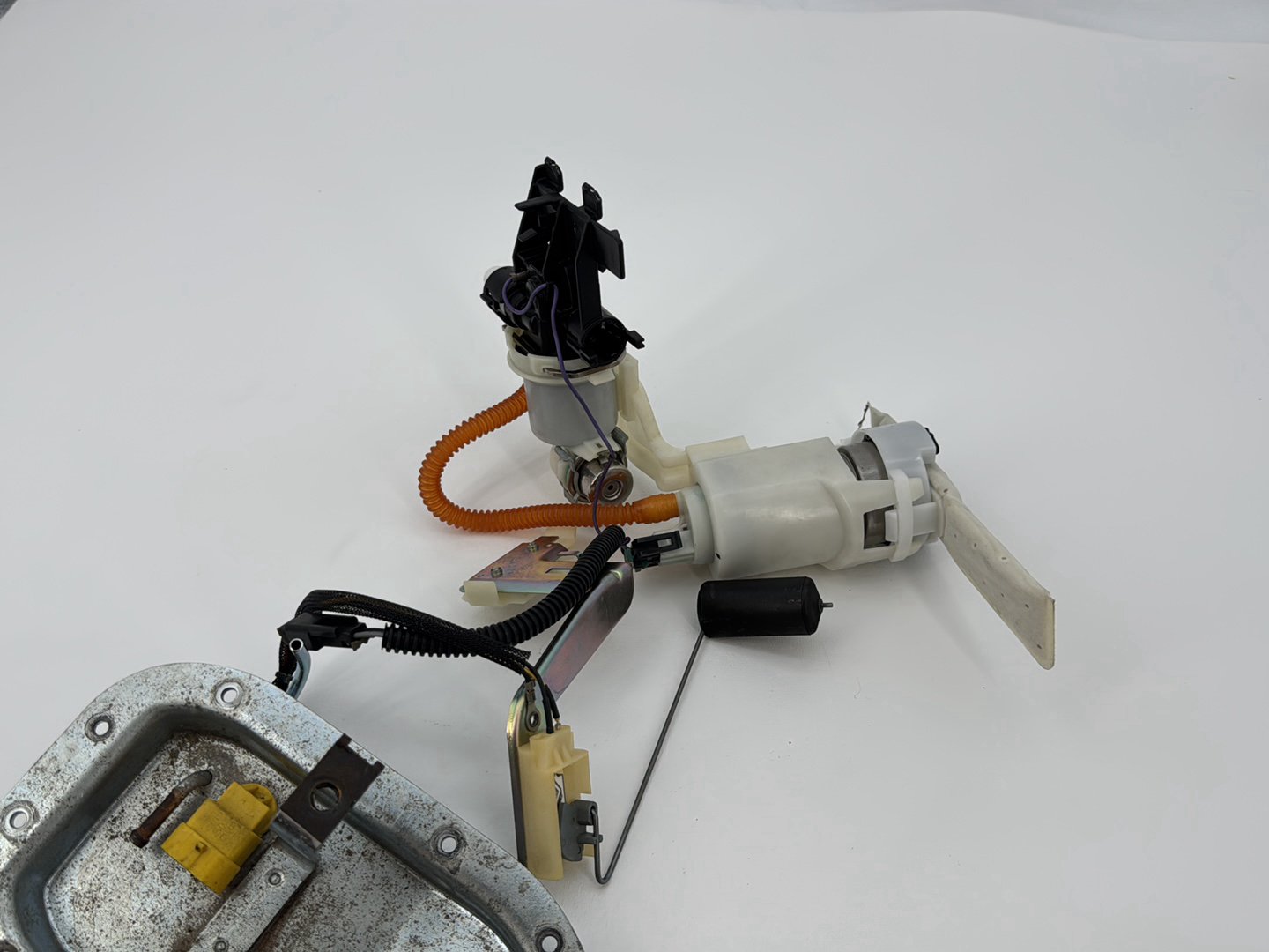 2006 Harley Dyna FXDBI Street Bob OEM Fuel Pump Gas Gasoline Petrol Sending