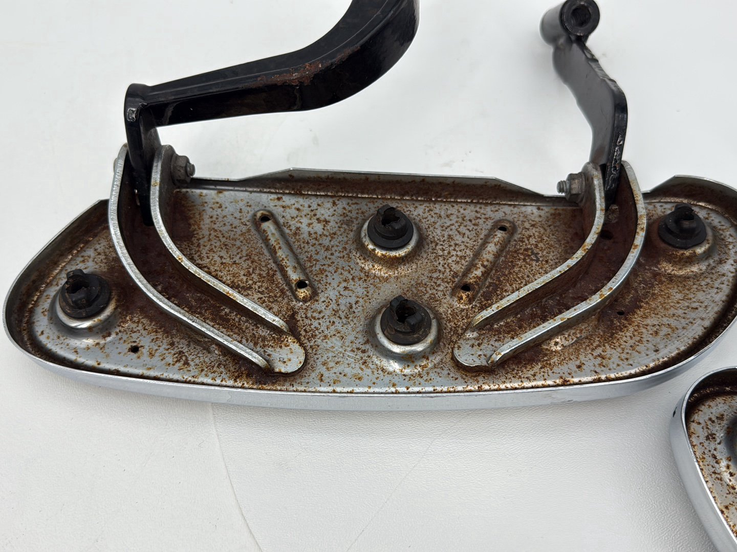 2007 - 2011 Harley-Davidson Touring Street Glide Left Right Driver Floorboard Foot Rest 50684-04