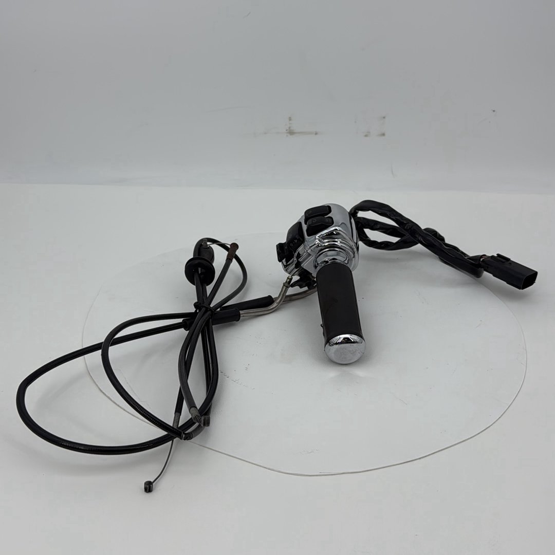 2007 - 2012 Harley-Davidson Touring Street Glide Right Engine Start Kill Switches Controls 71684-06