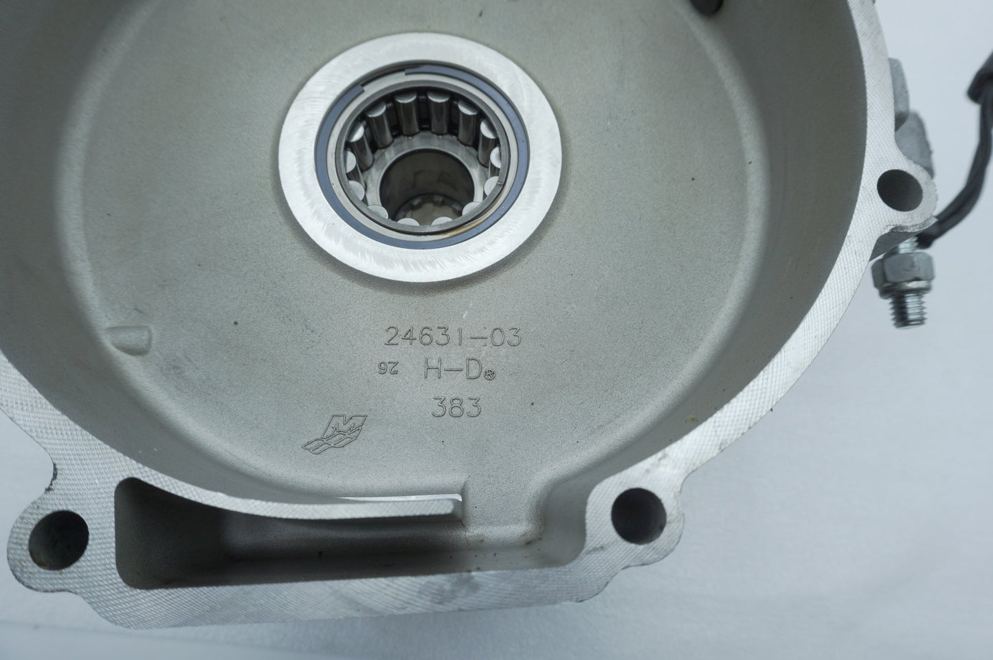 1999 - 2006 Harley-Davidson Dyna Super Glide Crankcase Shaft Engine Motor Cover 24631-03