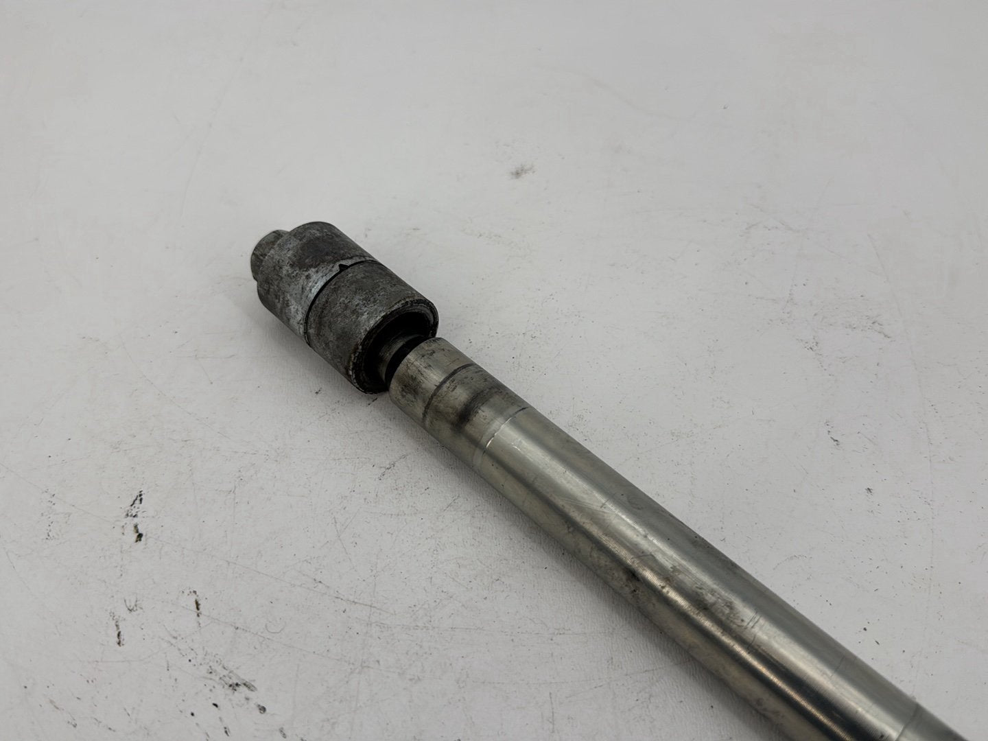 1999 - 2006 Harley-Davidson Touring Road King Custom Front Wheel Axle Bolt Shaft 43364-00